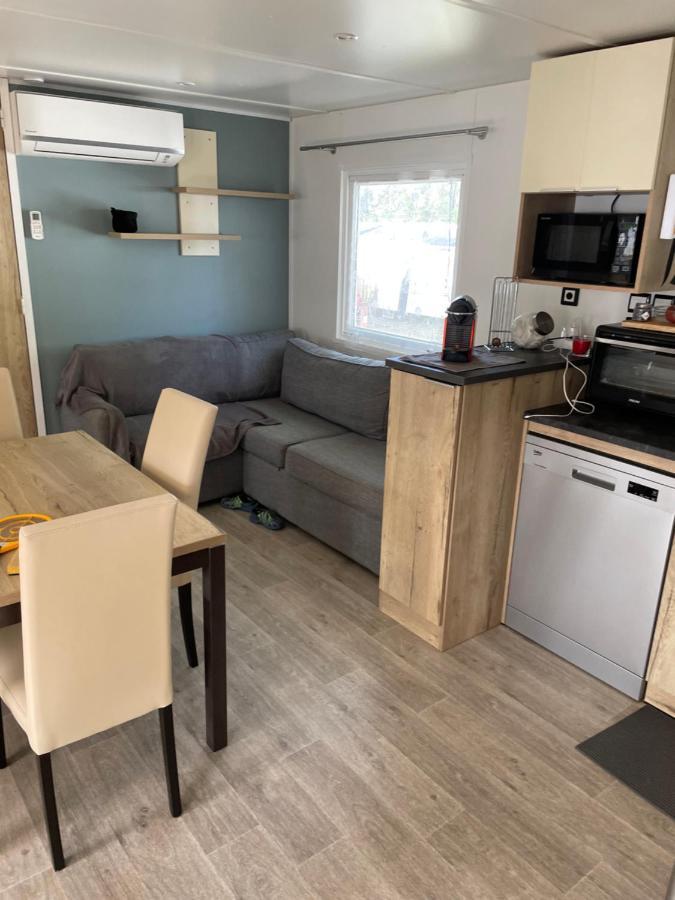 Mobil Home 6 Personnes Camping 4 Etoiles Bonne Anse La Palmyre Les Mathes Room photo